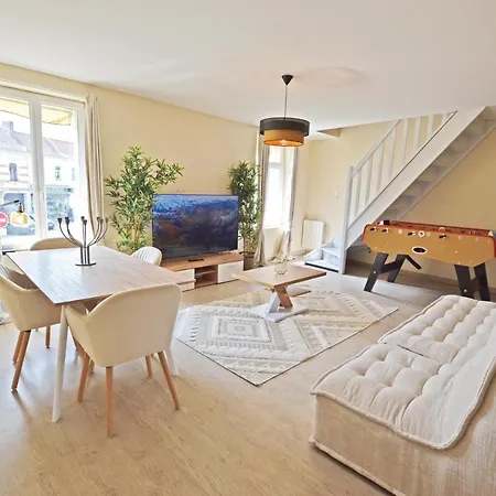 Capstay Cosy Centre 2 Babyfoot & Netflix *