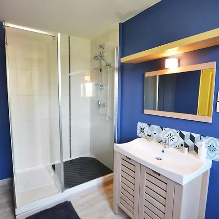 Capstay Cosy Centre 2 Babyfoot & Netflix * Raismes